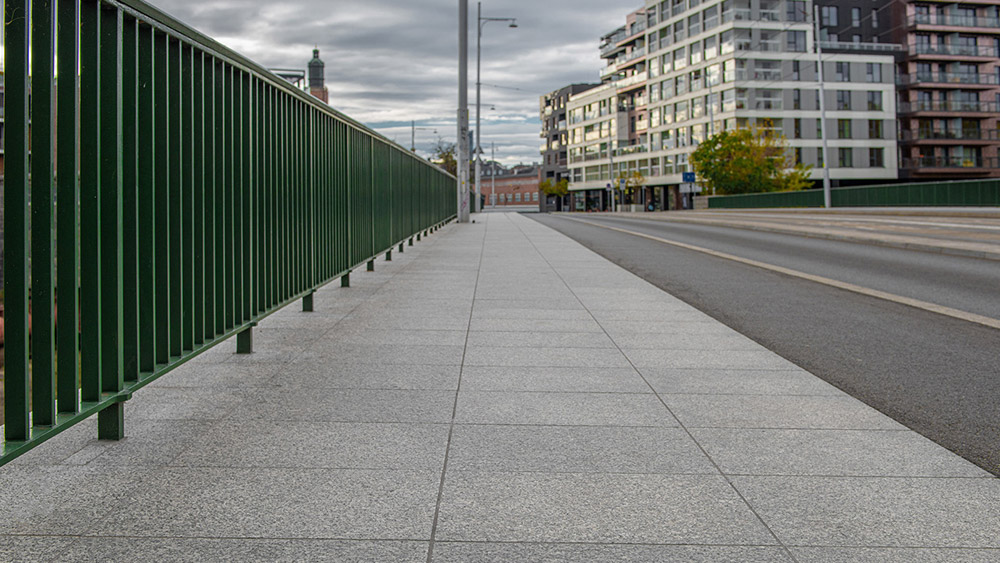 Rola materiałów kamiennych w drogownictwie – aspekty techniczne i wizualne